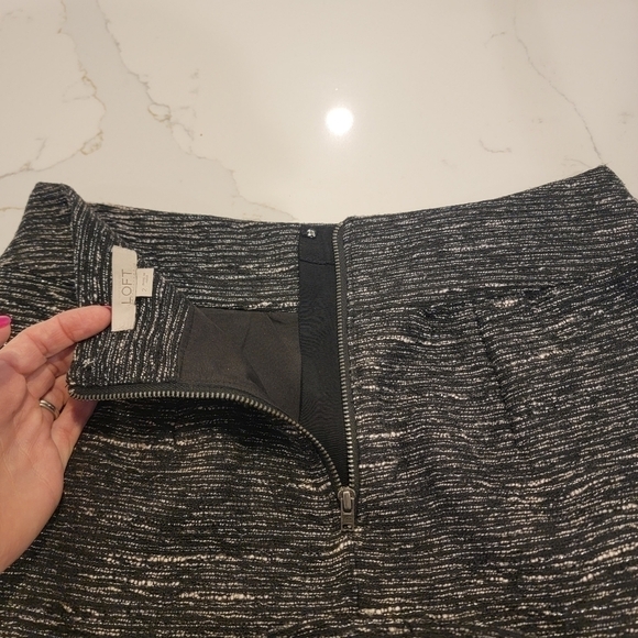 Ann Taylor Loft Black White Tweed with Metallic Thread Above Knee Skirt Size 2 - Picture 9 of 14